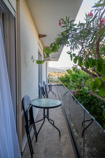 Others 4, Garden Apartments