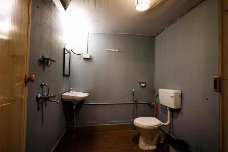 Bathroom 3, Temple Garden, South Goa