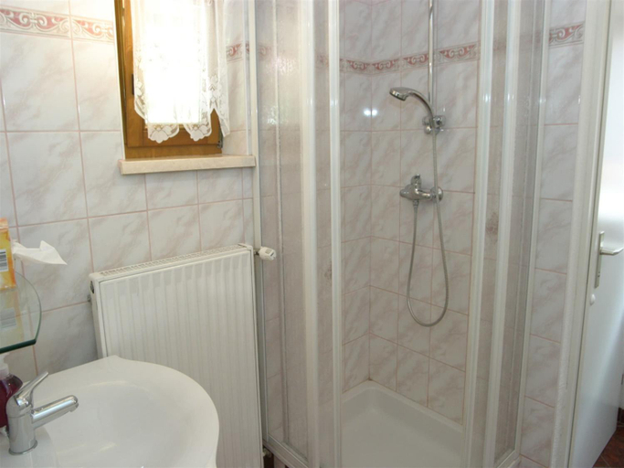Bathroom 3, Apartment in Rennweg near Katschberg Ski Area, Spittal an der Drau