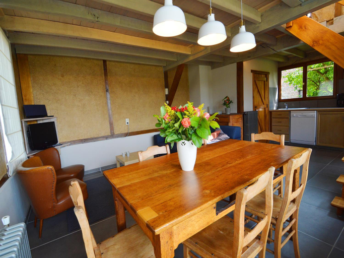Others 5, Comfortable Home with Sauna, Hainaut