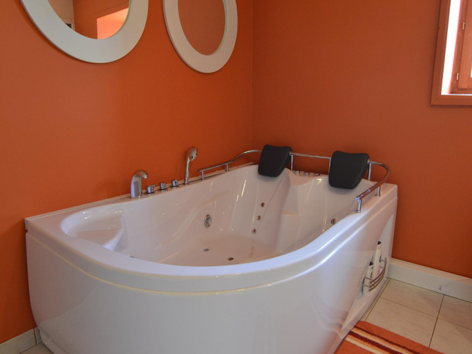 Bathroom 4, Holiday home in Odeigne with sauna, Luxembourg