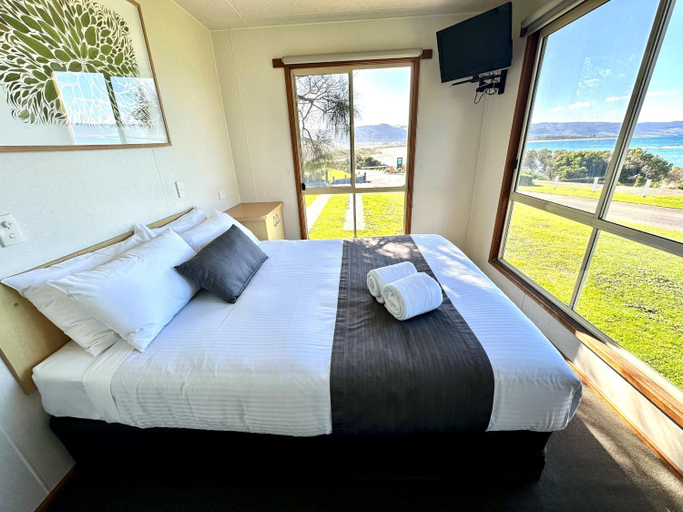 Bedroom 2, Marengo Family Caravan Park, Colac-Otway - South