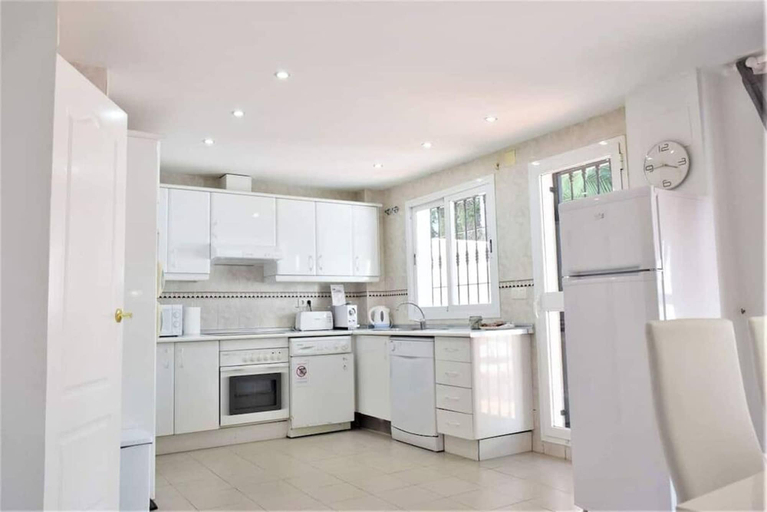 Room 3, Villa Emma 4 Bedrooms F-3, Málaga