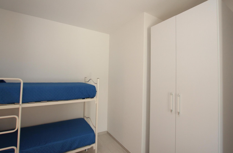 Bedroom 2, Villa with garden close to Bibione beach - By Beahost Rentals, Venezia