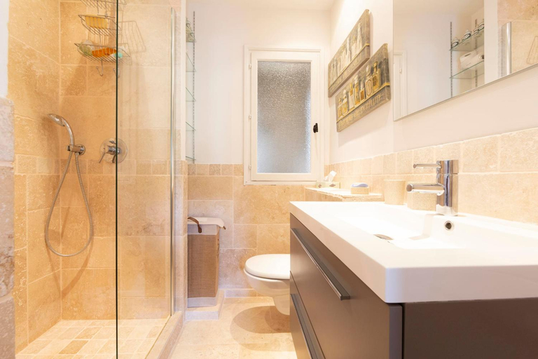 Bathroom 4, Large Provencal villa with swimming pool in lush greenery LIVE IN CANNES, Alpes-Maritimes