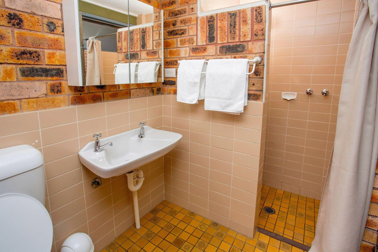 Bathroom 3, Ingenia Holidays Sydney Hills, Sydney