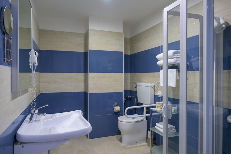 Bathroom 4, Hotel Centro Congressi Polo Nautico, Salerno