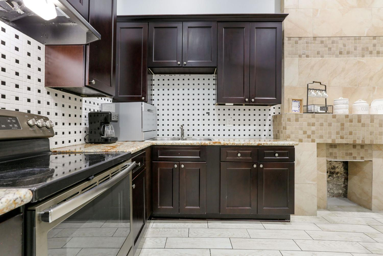 Others 4, Elegant 4BR Condo in Downtown, Orleans