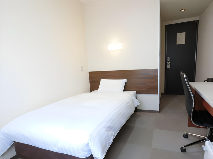 Bedroom, Honjo Grand Hotel, Yurihonjō