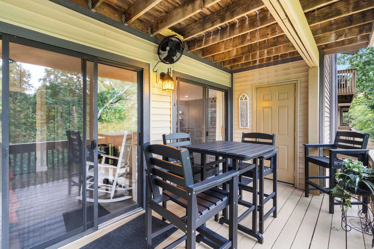 Outdoor dining, Top Notch Condo for 6, Taney