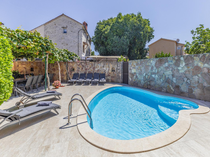 Sport & Beauty 2, Villa in Peroj with Pool near Beach, Vodnjan