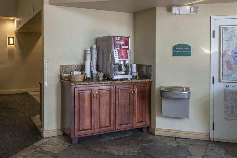 Food & Drinks 5, Truckee Donner Lodge, Nevada