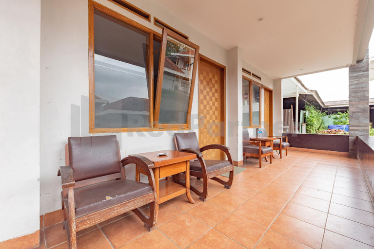 Public Area 3, Yehezkiel Hotel Lembang Mitra RedDoorz, Bandung