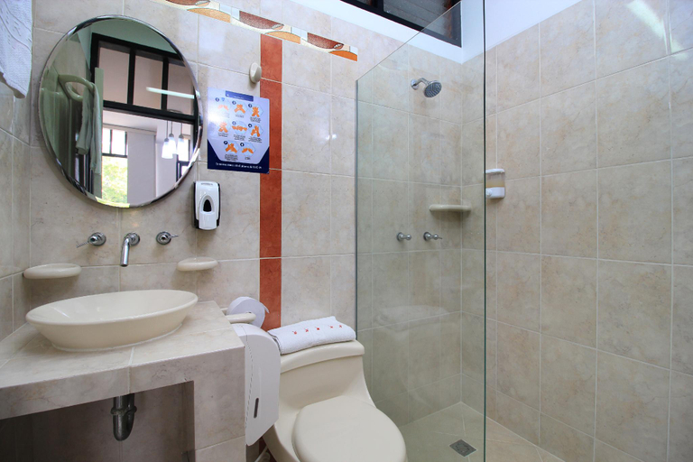 Bathroom 3, Hotel Emberá, Apartadó