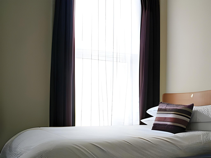 Bedroom 2, Lansdowne Hotel Ltd, East Sussex