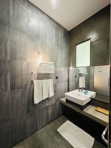 Bathroom 4, MOI Koggala by DBI, Habaraduwa