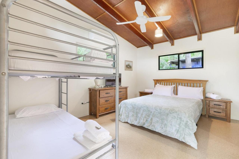 Bedroom 2, 1770 Southern Cross Backpackers, Miriam Vale