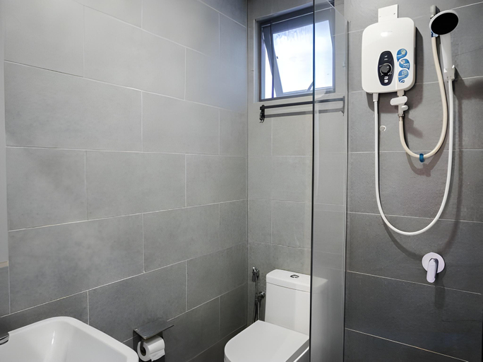 Bathroom 4, Neu Suites Cozy Studio by Guestonic, Kuala Lumpur