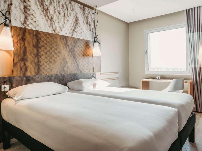 Bedroom 2, Ibis Budget Caen Porte De Bretagne, Calvados