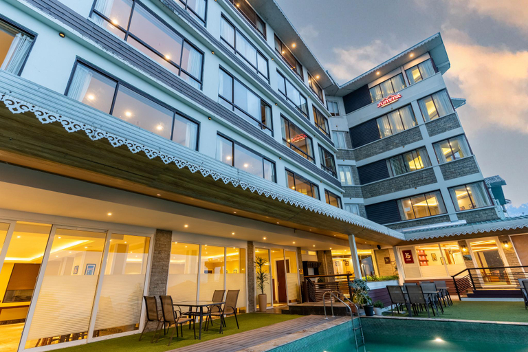 Exterior & Views
