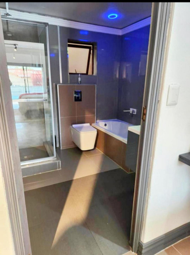 Bathroom 3, 17 On Buffalo, City of Johannesburg