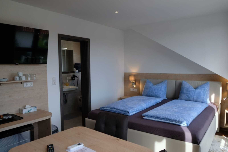 Bedroom 2, Rana's B&B, Ortenaukreis