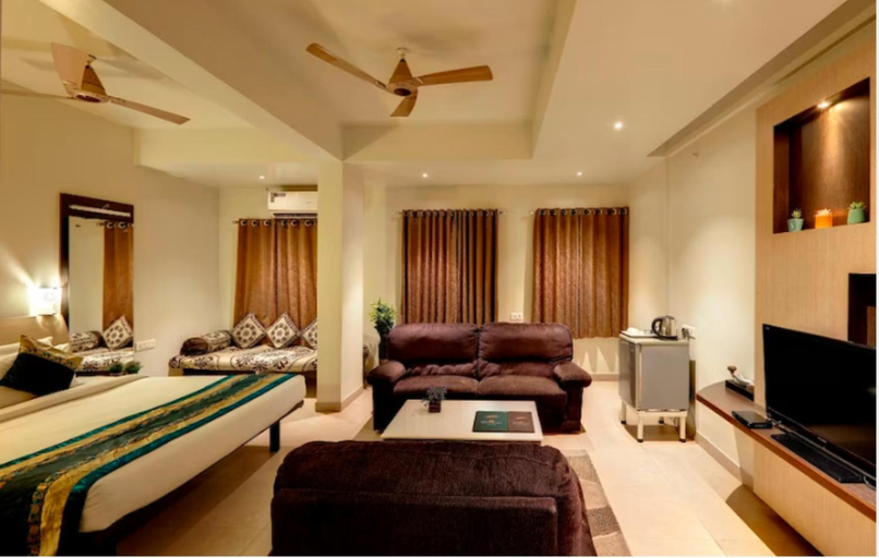 Bedroom 3, Hotel Orient Crown, Kolhapur, Kolhapur