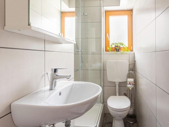Bathroom 3, Beautiful apartment in Kärnten w/ , Hermagor