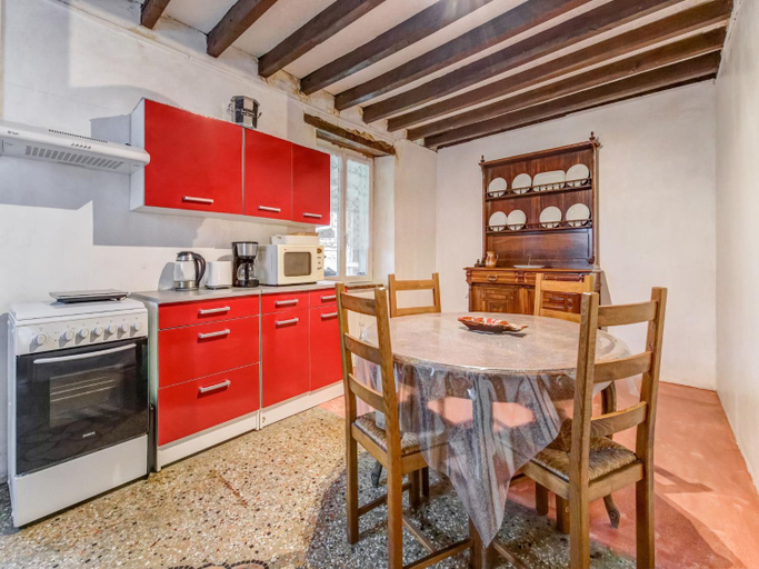 Others 5, Traditional Holiday Home in Brinon sur Beuvron, Nièvre