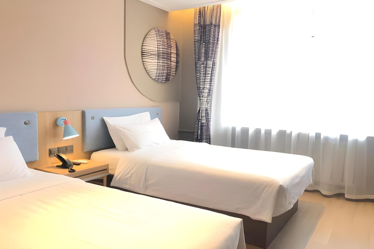 Bedroom 2, Home Inn Neo Qiqihar Railway Station, Qiqihar