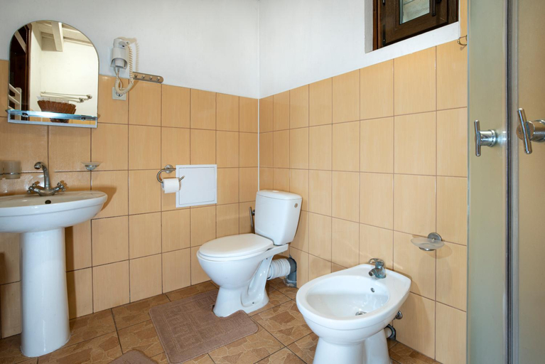 Bathroom 3, Ethno Complex Ukrayinske Selo, Kyievo-Sviatoshyns'kyi