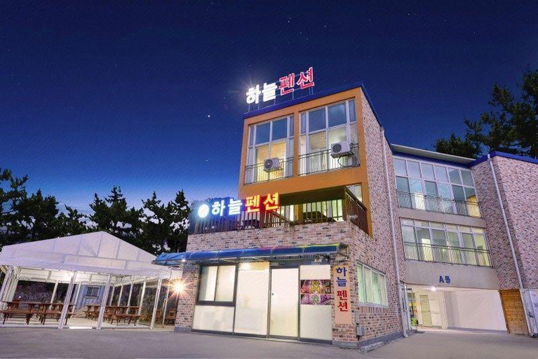 Exterior & Views 2, Samcheok sky Pension, Samcheok