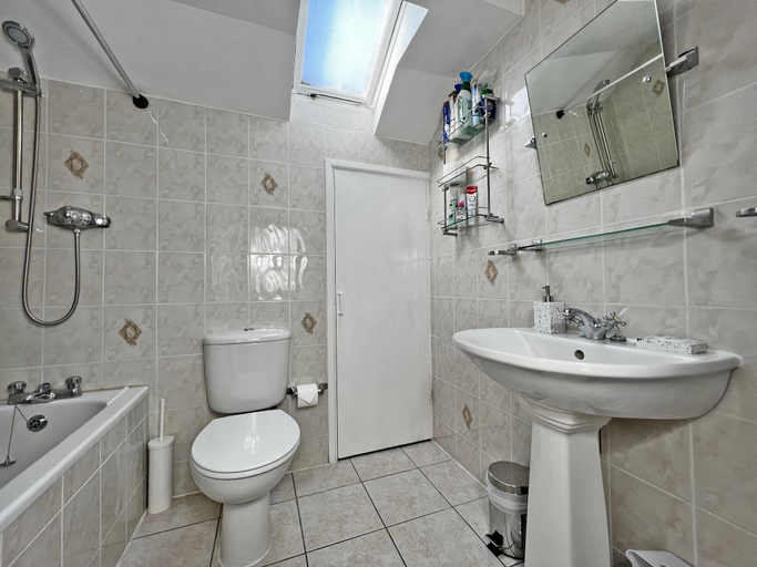 Bathroom 3, Hill View, Gloucestershire