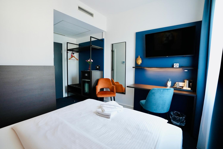 Bedroom 4, Arthotel Ambassador Wiesbaden, Wiesbaden