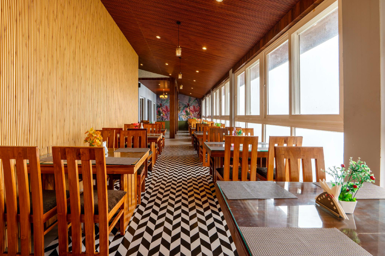 Food & Drinks 5, Treebo Premium Queen of Hills 900 M from Mall Road, Dehradun