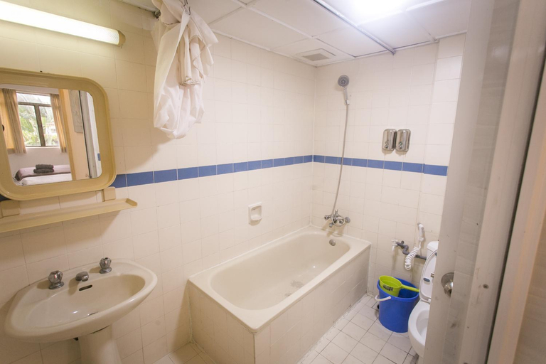 Bathroom 4, Bayu Beach Resort Apartment Seaview Private Beach, Port Dickson