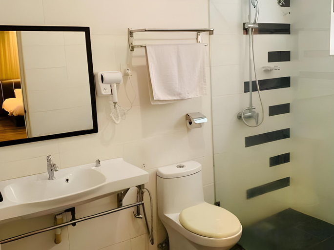 Bathroom 3, i Garden Hotel, Kinta