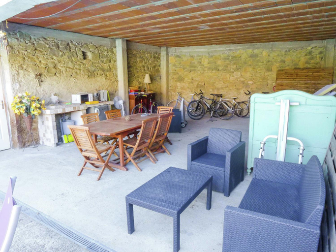 Food & Drinks, Holiday Home Talairan with Pool and BBQ, Aude