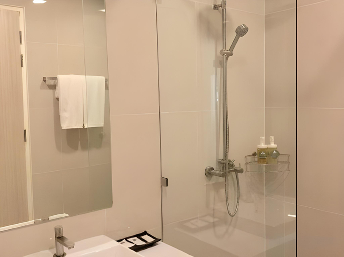 Bathroom 4, Porestva Hotel, Si Racha
