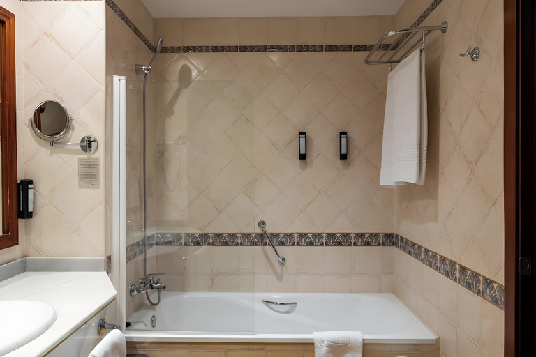 Bathroom 5, Hotel Ipv Palace & Spa, Málaga