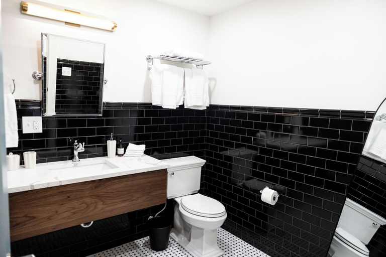 Bathroom 3, The Gas Lamp Hotel, Philadelphia