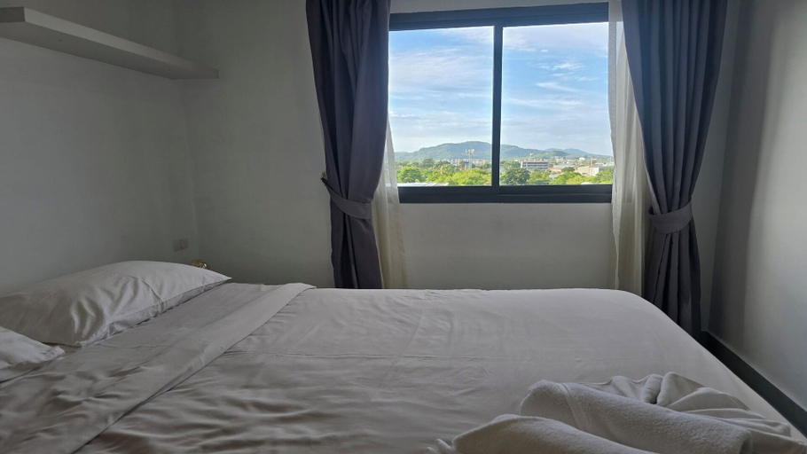 Room 4, Tranquil Tide 1 BR T1-605, Phuket Island
