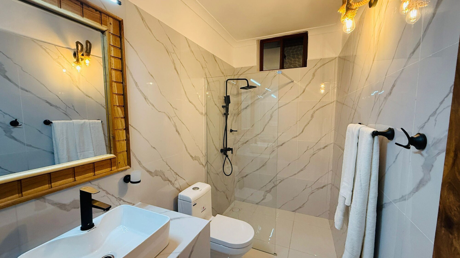 Bathroom 5, Moya Beach Hotel, Kati