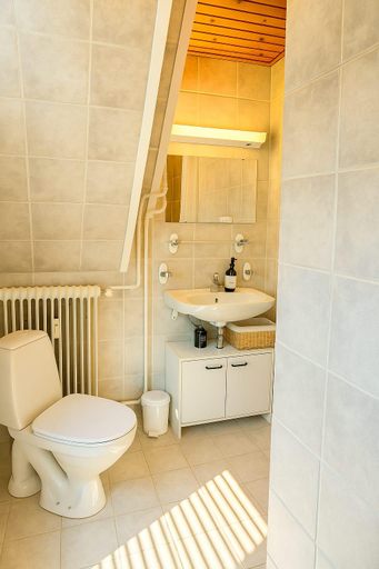 Bathroom, GBH - Central Skagen Townhouse, Frederikshavn