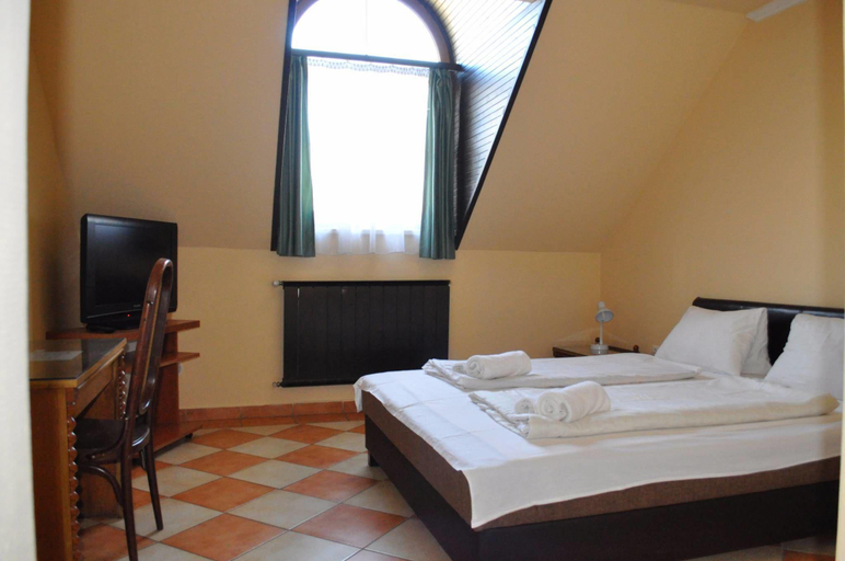 Bedroom 3, Grand Richter Hotel, Budapesti