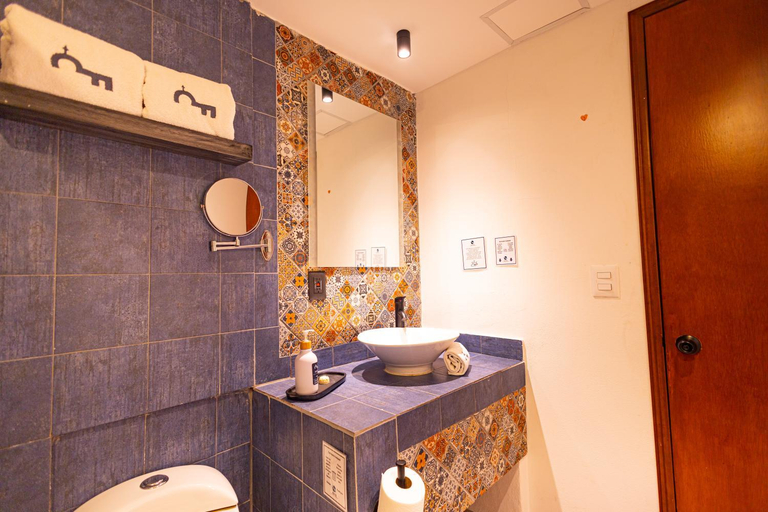 Bathroom 4, Hotel Casa de los Frailes, Del Centro