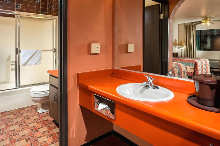 Bathroom 4, HETMAN, Warsaw