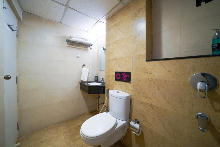Bathroom 4, Compact Maple Leaf Electronic City Aparthotel, Bangalore