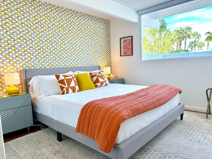 Room 4, Serenity in Sunmor, Riverside
