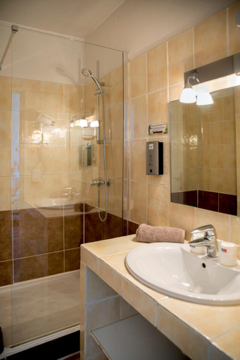 Bathroom 4, Toppin, Vaucluse